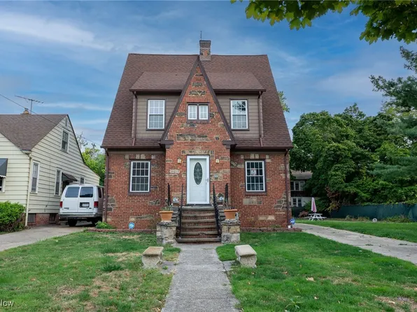 13829 Lake Shore Dr, Bratenahl, OH 44110