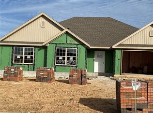 5598 Sapphire Dr, Springdale, AR 72764