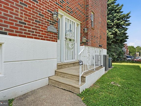 3rd image of 9966 Lackland Dr