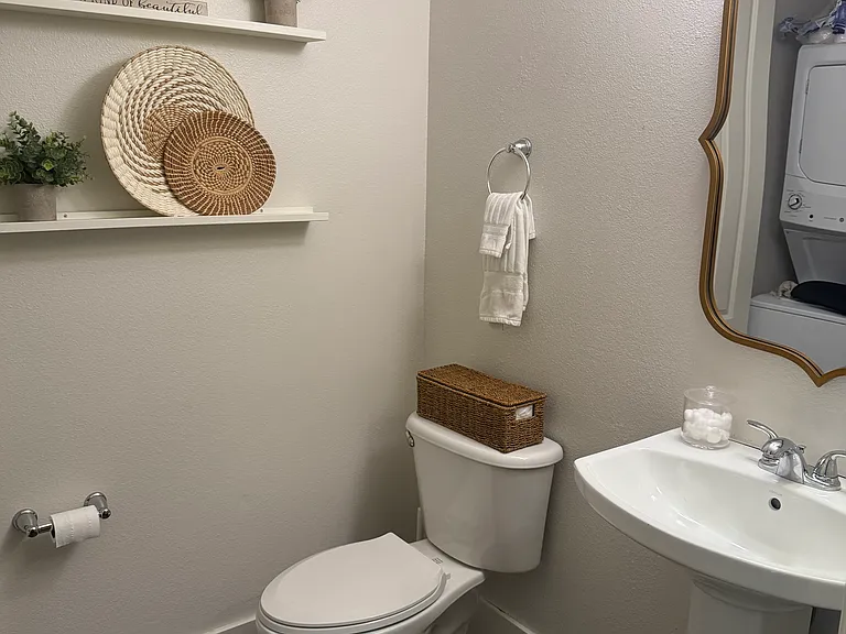 513 Mirasol Cir #203 — Photo 20