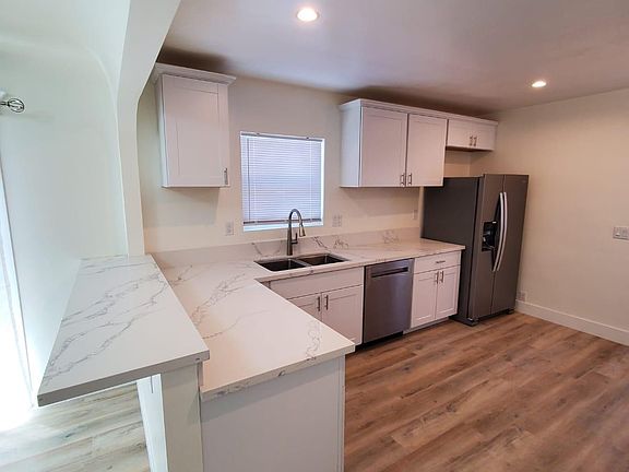 5th image of 4378 42nd St