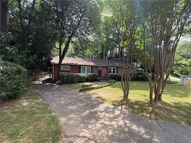 515 Allen Rd NE #A — Photo 2