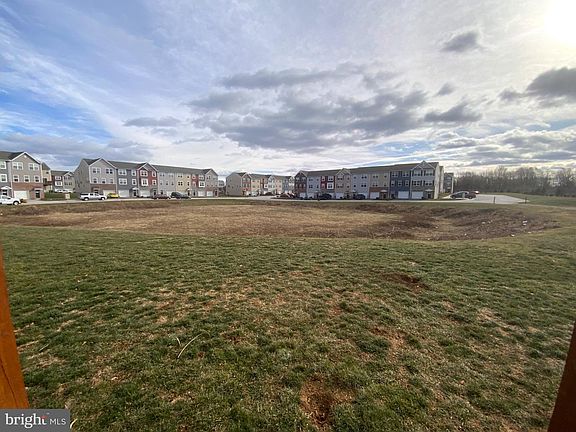 4th image of 700 Admirals Quay Dr