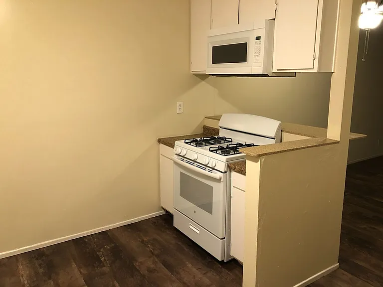 7820 Laurel Canyon Blvd — Photo 6
