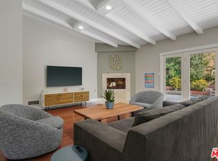 2066 Roscomare Rd, Los Angeles, CA 90077