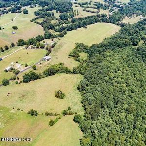 2 Coffey Rd, New Tazewell, TN, 37825