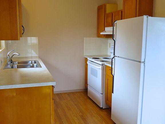 5th image of 1521 N B St