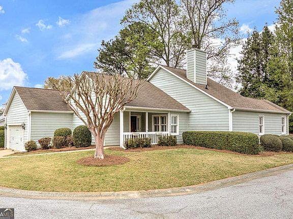 2nd image of 94 Robyn Way