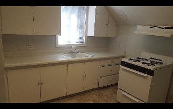 2nd image of 728 S Green St #2