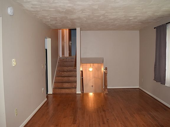 5th image of 22 Cricklewood Cir
