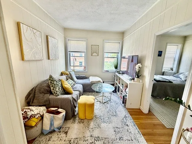 392 Commercial St #3
