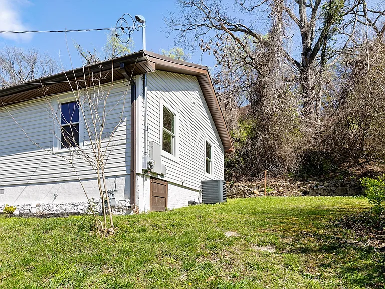 719 Federal St — Photo 31