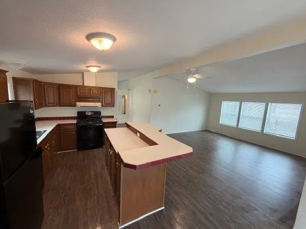 217 Mark Ct #300, Newport, MI 48166