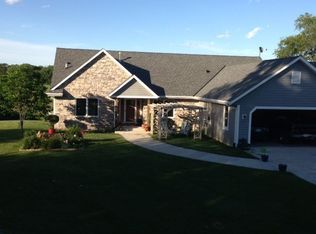 N7231 Abbey Rd, Oconomowoc, WI 53066