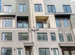 3562 Colonial Dr #10, Mississauga, ON L5L 0C1