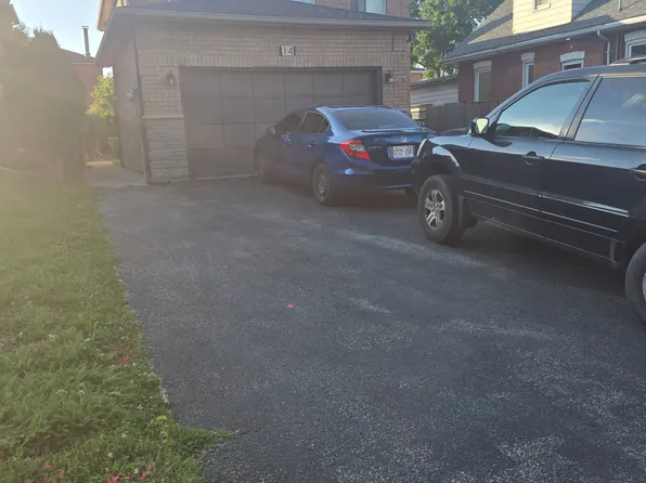 14 Archibald St, Brampton, ON L6X 1L9
