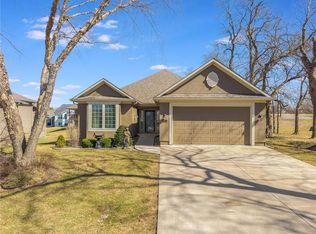 1421 SW Heartwood Ter, Lees Summit, MO 64081