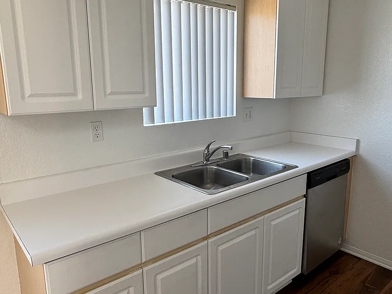 Huntington Harbour Villas — Photo 20
