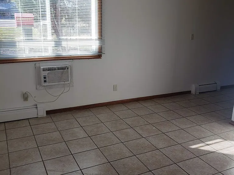 535 N Main St — Photo 10
