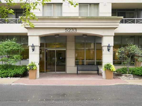 5233 Dundas St W #316, Toronto, ON M9B 6M1