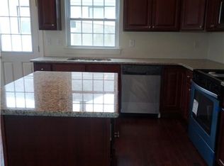 31 Lillian St, Fords, NJ 08863