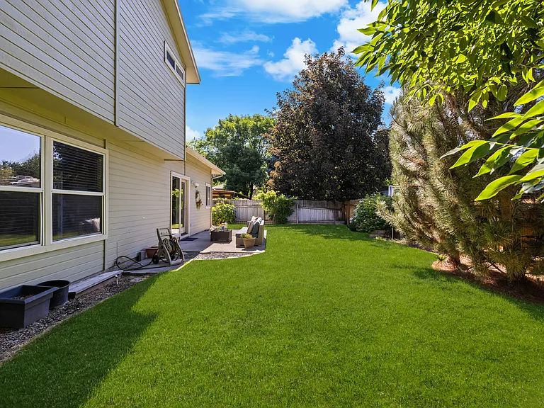 1528 E Falconrim Ct — Photo 75