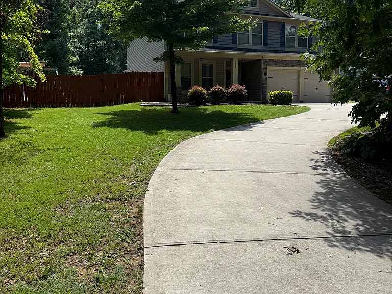 8608 Knollwood Cir — Photo 2