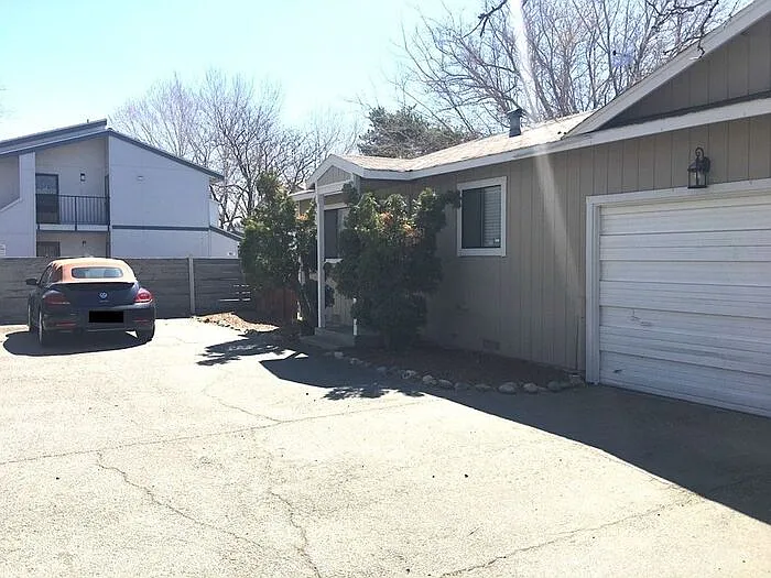 1270 Sutro St #B — Photo 2
