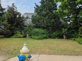 8 Orchid Rd, Levittown, NY 11756