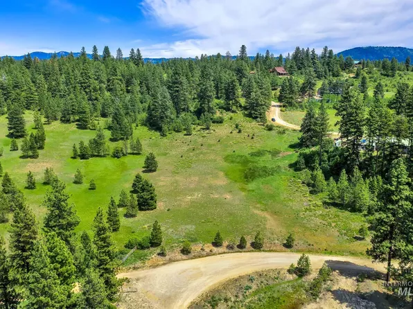 3 Meadow Rd, Idaho City, ID 83631