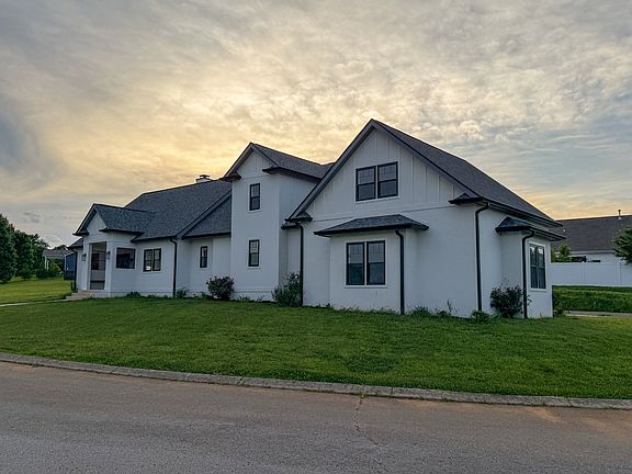 5th image of 100 Waycross Dr