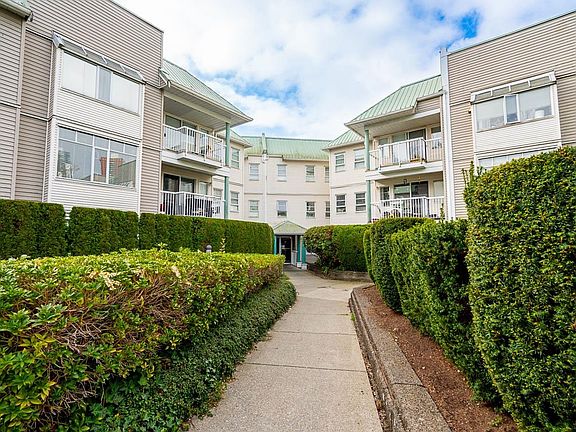 3rd image of 9763 140th St #306