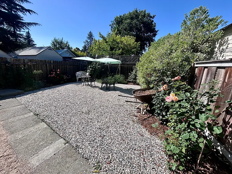 1510 Pine St — Photo 9