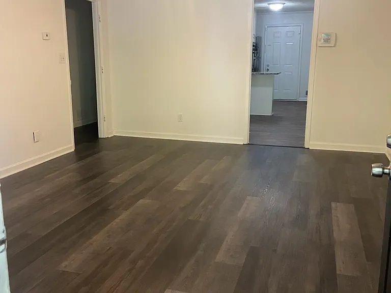 2020 Oakwood Dr #2020 — Photo 10