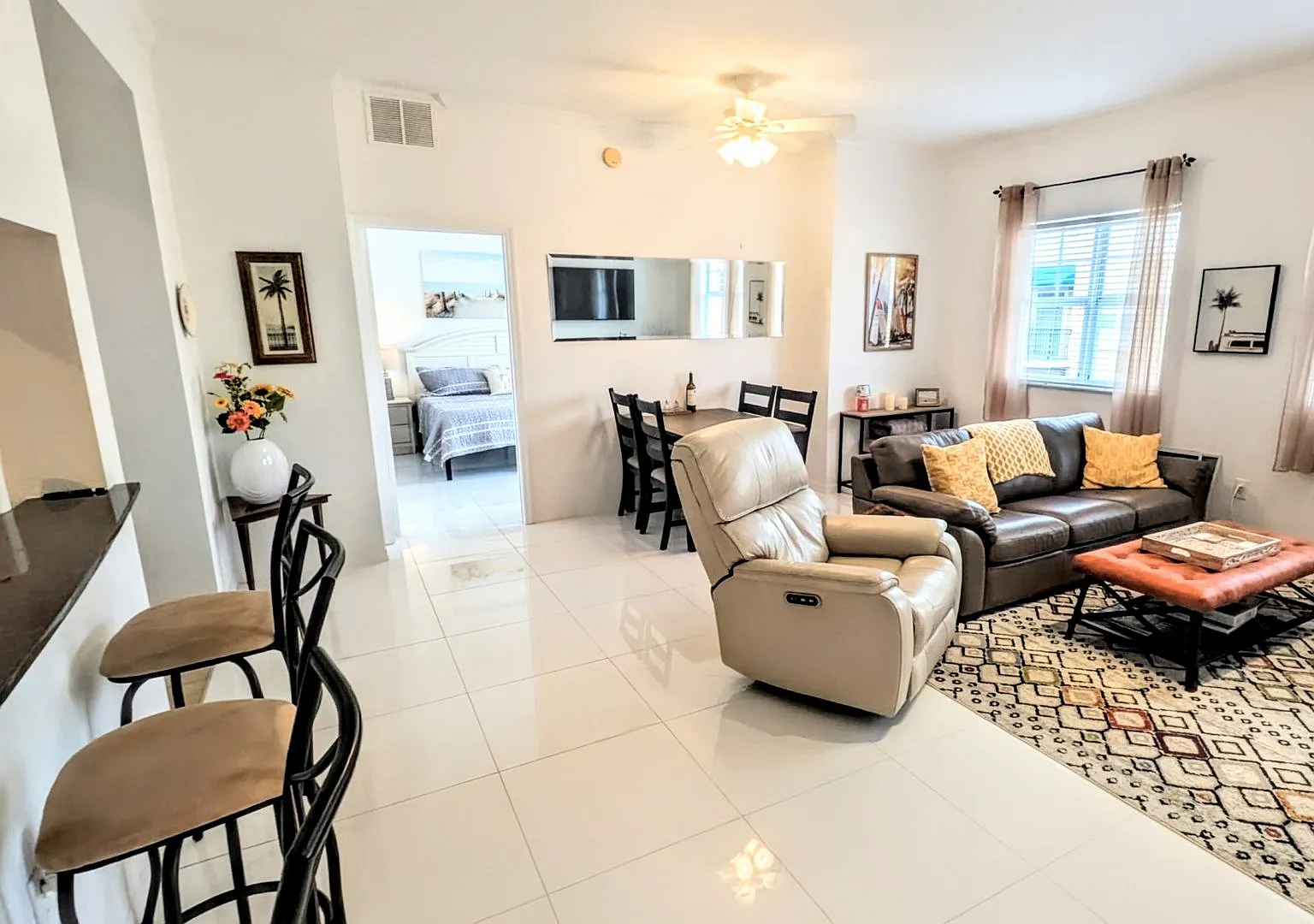 Seasonal Vacation Rental In The Broadway Promenade! Available Dec-April 2027 — Photo 3