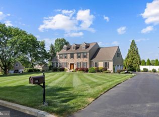 3821 Fountain Cir, Fountainville, PA 18923