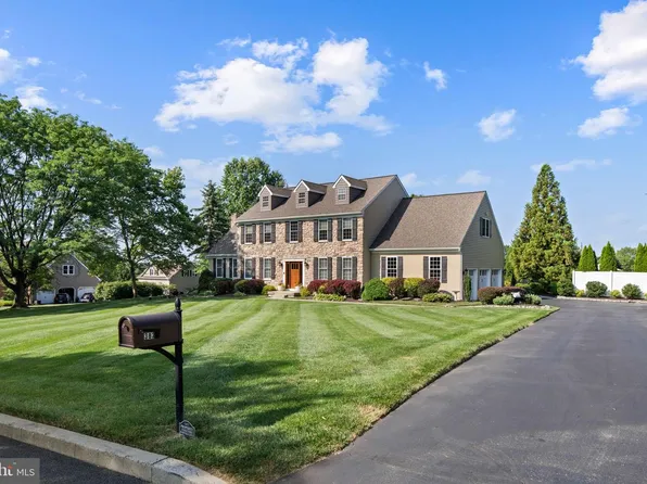 3821 Fountain Cir, Fountainville, PA 18923