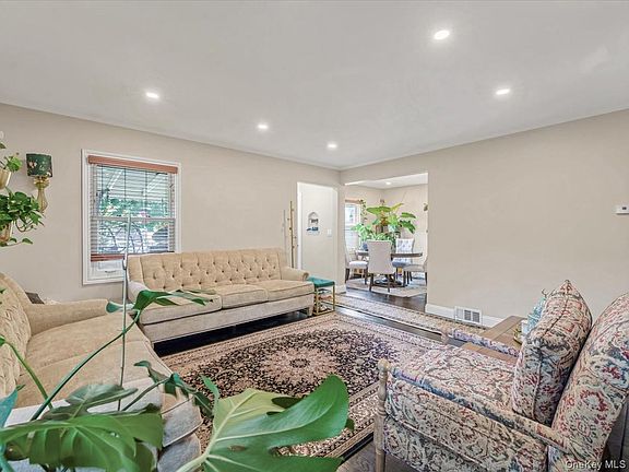 4th image of 1517 Falmouth Avenue