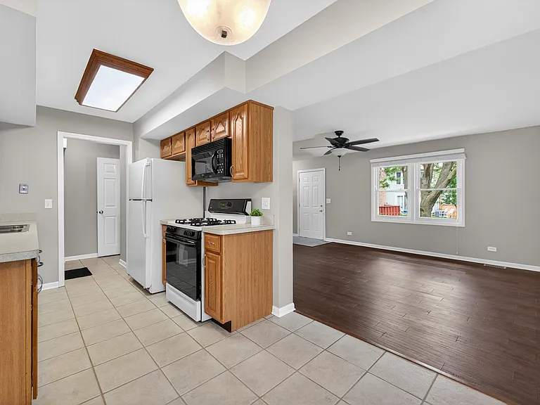 212 Amherst Ct #C — Photo 14