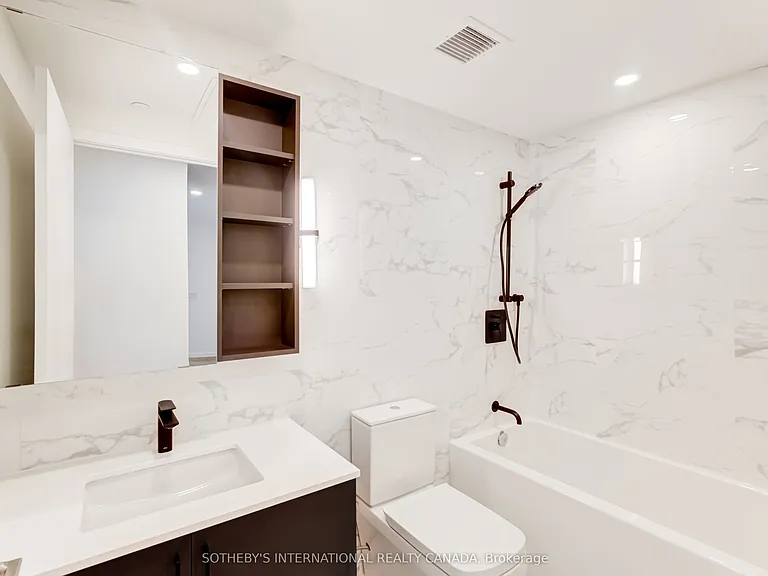 689 The Queensway #429 — Photo 18