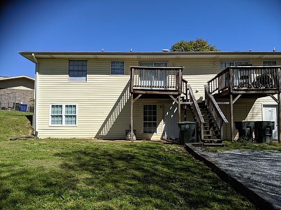 3rd image of 1848 Dana Ln