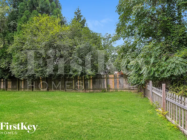 17 Orchard Grass Ct — Photo 14