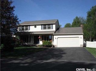 97 Monte Vista Dr, Camillus, NY 13031