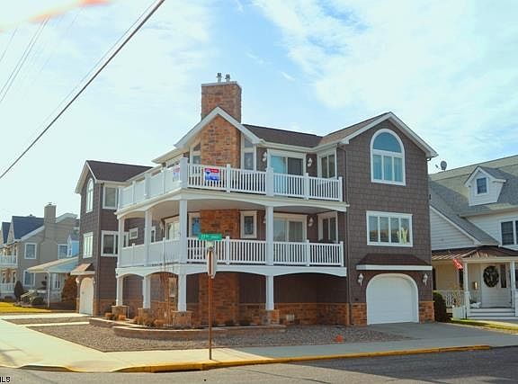 2nd image of 2702 Central Ave