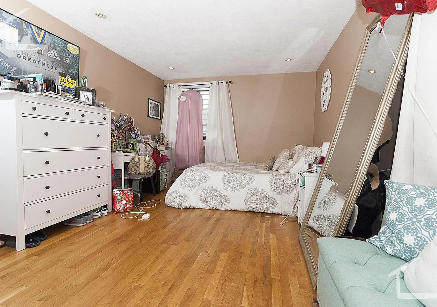 Cozy modern 1 bed unit in Allston available 9/1/2026 — Photo 2
