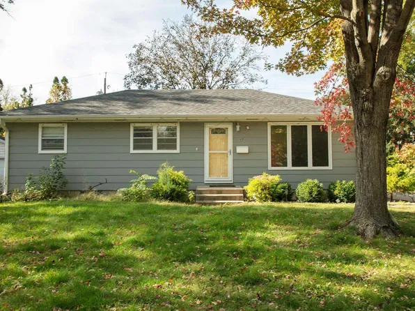 1264 Deloris Dr, Waterloo, IA 50701