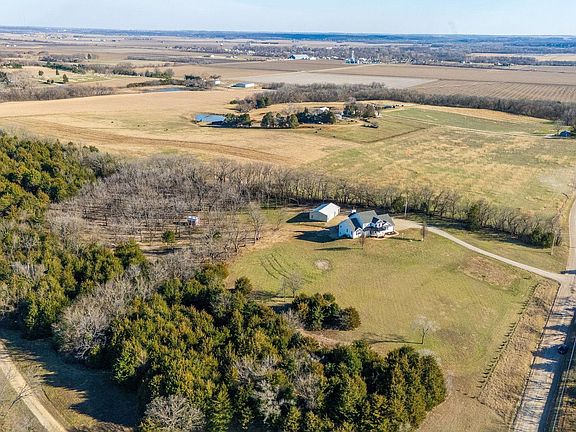 4th image of 4230 NW Valencia Rd