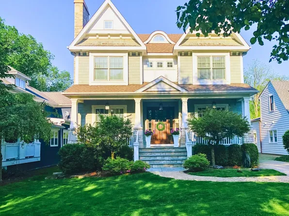 4147 Grove Ave, Western Springs, IL 60558