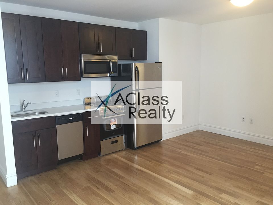 1st image of 2176 38th St #D1