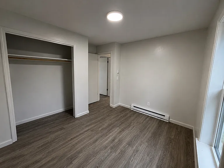 34 Maple Ave N — Photo 14